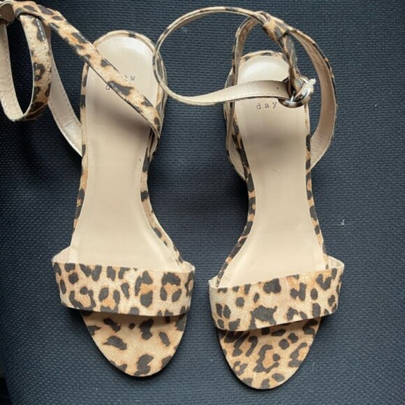 Leopard Print Open-Toed Heels 👠 🐆 - Picture 1 of 10